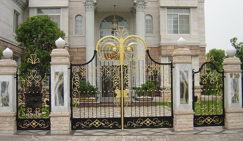 chọn khóa cổng chính an toàn cho ngôi nhà bạn