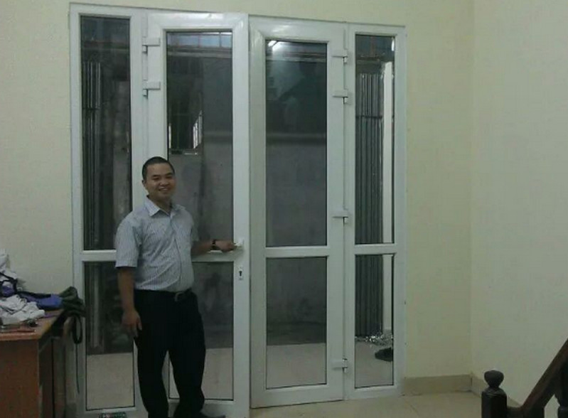 sử dụng phụ kiện cửa nhựa lõi thép